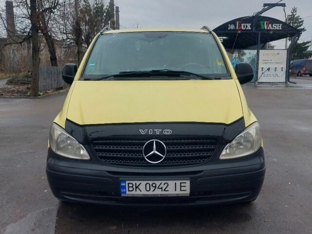 Желтый Мерседес Вито, объемом двигателя 2.1 л и пробегом 545 тыс. км за 8700 $, фото 1 на Automoto.ua