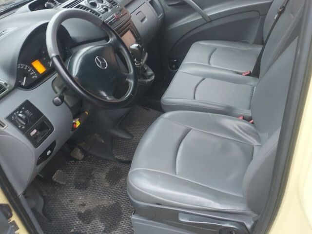 Желтый Мерседес Вито, объемом двигателя 2.1 л и пробегом 545 тыс. км за 8700 $, фото 7 на Automoto.ua