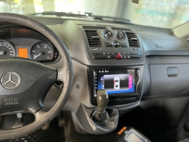 Жовтий Мерседес Віто, об'ємом двигуна 2.1 л та пробігом 402 тис. км за 8800 $, фото 7 на Automoto.ua