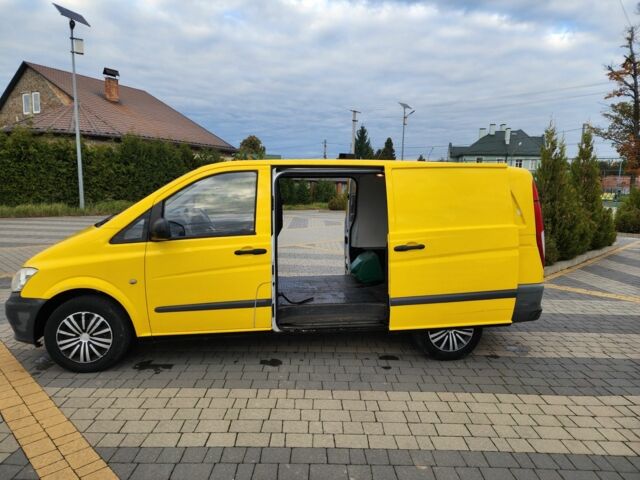 Жовтий Мерседес Віто, об'ємом двигуна 2.2 л та пробігом 148 тис. км за 5786 $, фото 12 на Automoto.ua