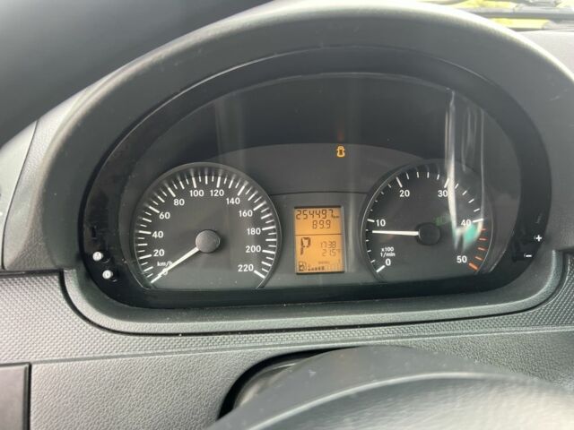 Желтый Мерседес Вито, объемом двигателя 2.1 л и пробегом 250 тыс. км за 9500 $, фото 8 на Automoto.ua