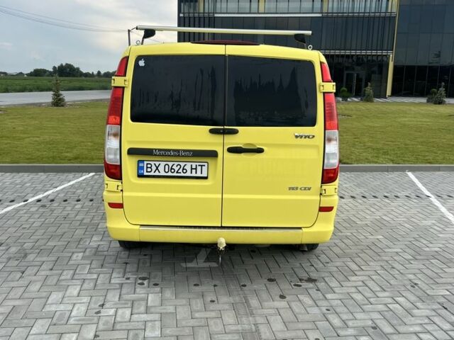 Желтый Мерседес Вито, объемом двигателя 2.1 л и пробегом 250 тыс. км за 9500 $, фото 3 на Automoto.ua