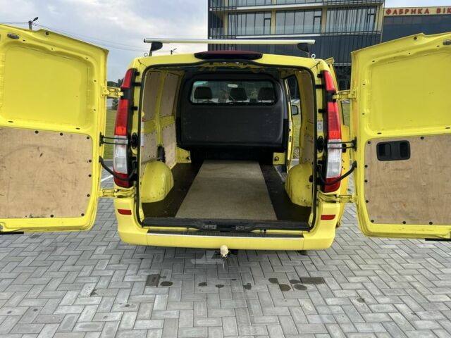 Желтый Мерседес Вито, объемом двигателя 2.1 л и пробегом 250 тыс. км за 9500 $, фото 11 на Automoto.ua