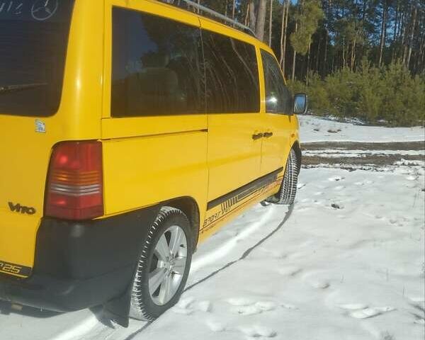 Желтый Мерседес Вито, объемом двигателя 2.3 л и пробегом 500 тыс. км за 3999 $, фото 4 на Automoto.ua