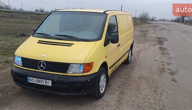 Желтый Мерседес Вито, объемом двигателя 2.15 л и пробегом 500 тыс. км за 1895 $, фото 3 на Automoto.ua