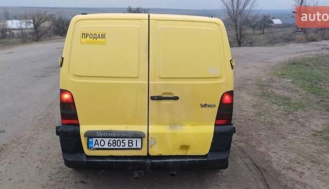 Желтый Мерседес Вито, объемом двигателя 2.15 л и пробегом 500 тыс. км за 1895 $, фото 6 на Automoto.ua
