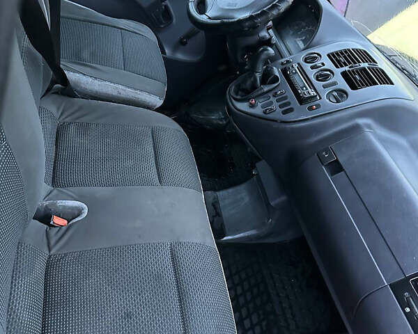 Желтый Мерседес Вито, объемом двигателя 2.15 л и пробегом 586 тыс. км за 3100 $, фото 15 на Automoto.ua