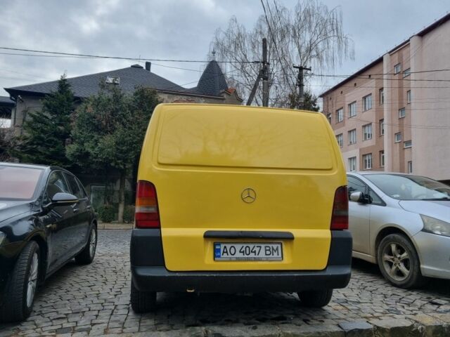 Желтый Мерседес Вито, объемом двигателя 2.1 л и пробегом 400 тыс. км за 4000 $, фото 2 на Automoto.ua