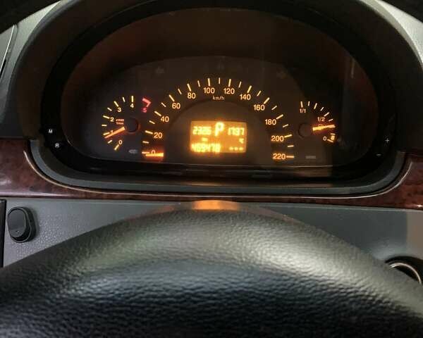 Желтый Мерседес Вито, объемом двигателя 2.2 л и пробегом 450 тыс. км за 8000 $, фото 23 на Automoto.ua