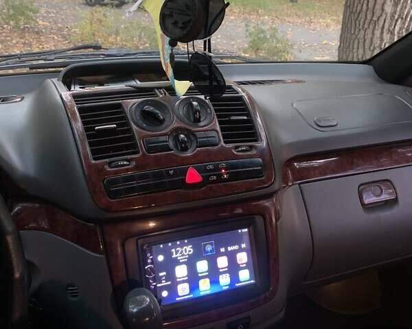 Желтый Мерседес Вито, объемом двигателя 2.2 л и пробегом 450 тыс. км за 8000 $, фото 17 на Automoto.ua