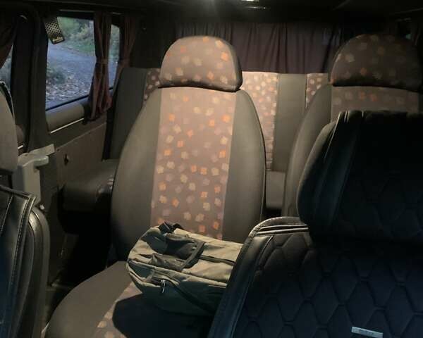 Желтый Мерседес Вито, объемом двигателя 2.2 л и пробегом 450 тыс. км за 8000 $, фото 1 на Automoto.ua