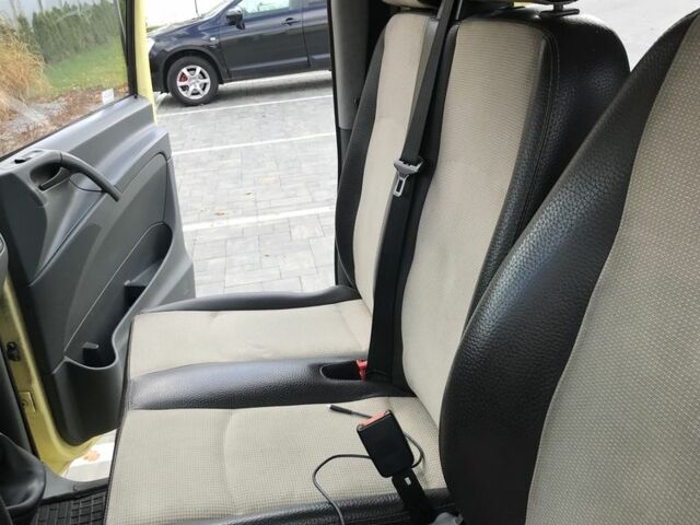 Мерседес Вито 2006 в Луцке на Automoto.ua Желтый Мерседес Вито, объемом двигателя 2.1 л и пробегом 2 тыс. км за 8900 $, фото 22 на Automoto.ua