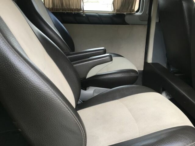 Мерседес Вито 2006 в Луцке на Automoto.ua Желтый Мерседес Вито, объемом двигателя 2.1 л и пробегом 2 тыс. км за 8900 $, фото 8 на Automoto.ua