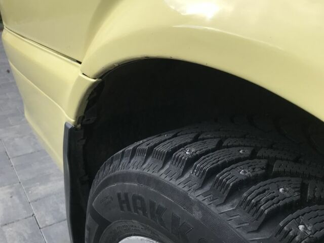 Мерседес Вито 2006 в Луцке на Automoto.ua Желтый Мерседес Вито, объемом двигателя 2.1 л и пробегом 2 тыс. км за 8900 $, фото 5 на Automoto.ua