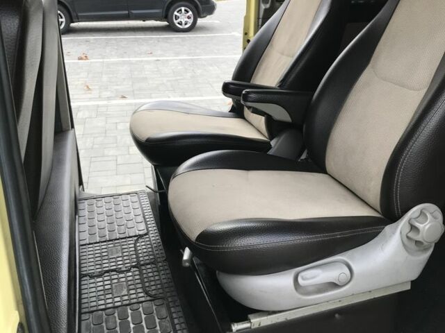 Мерседес Вито 2006 в Луцке на Automoto.ua Желтый Мерседес Вито, объемом двигателя 2.1 л и пробегом 2 тыс. км за 8900 $, фото 7 на Automoto.ua