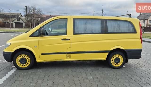 Желтый Мерседес Вито, объемом двигателя 2.2 л и пробегом 265 тыс. км за 7000 $, фото 1 на Automoto.ua