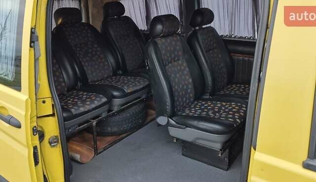 Желтый Мерседес Вито, объемом двигателя 2.2 л и пробегом 265 тыс. км за 7000 $, фото 15 на Automoto.ua