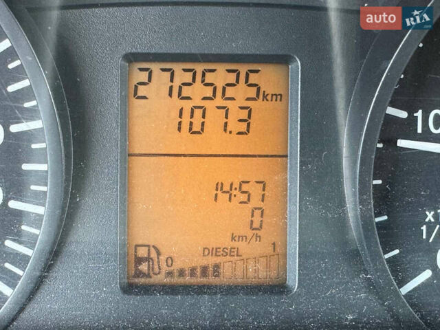 Желтый Мерседес Вито, объемом двигателя 2.15 л и пробегом 272 тыс. км за 7999 $, фото 47 на Automoto.ua
