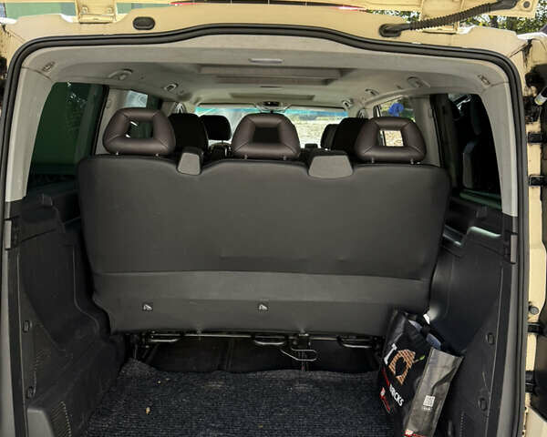 Желтый Мерседес Вито, объемом двигателя 2.14 л и пробегом 688 тыс. км за 13200 $, фото 10 на Automoto.ua