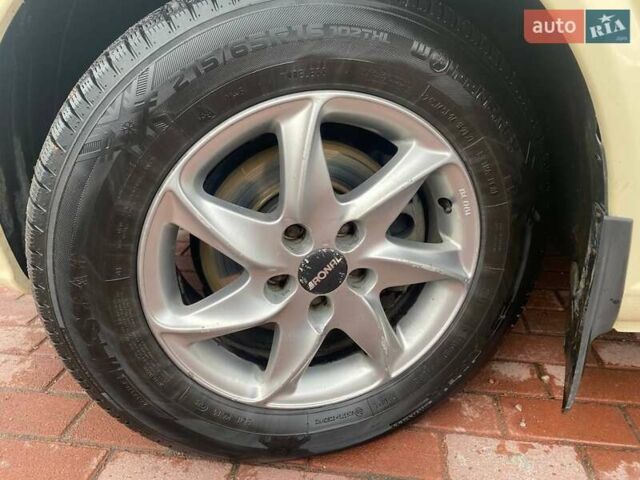 Жовтий Мерседес Віто, об'ємом двигуна 2.14 л та пробігом 398 тис. км за 12800 $, фото 16 на Automoto.ua