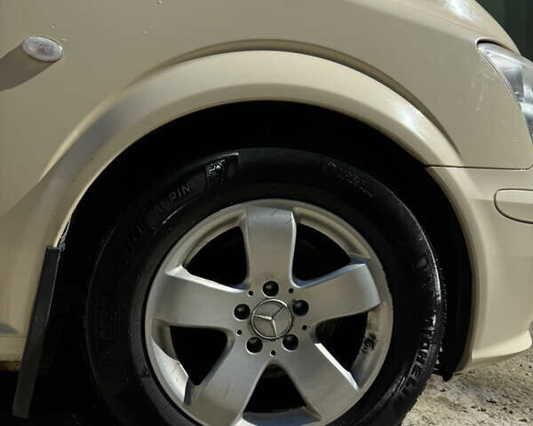 Желтый Мерседес Вито, объемом двигателя 2.14 л и пробегом 688 тыс. км за 13200 $, фото 12 на Automoto.ua