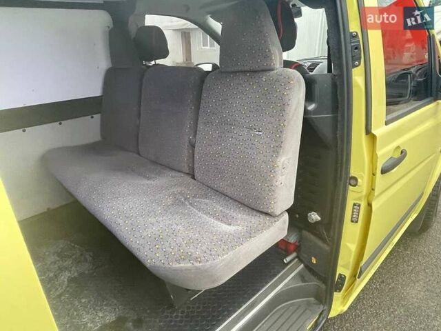 Жовтий Мерседес Віто, об'ємом двигуна 2.14 л та пробігом 373 тис. км за 8393 $, фото 1 на Automoto.ua