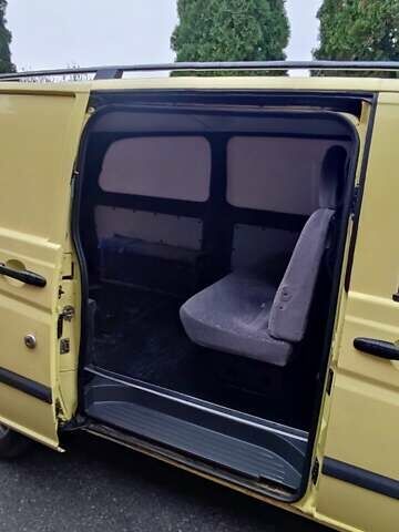 Жовтий Мерседес Віто, об'ємом двигуна 2.14 л та пробігом 373 тис. км за 8393 $, фото 8 на Automoto.ua