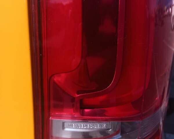 Жовтий Мерседес Віто, об'ємом двигуна 2.14 л та пробігом 340 тис. км за 25800 $, фото 12 на Automoto.ua