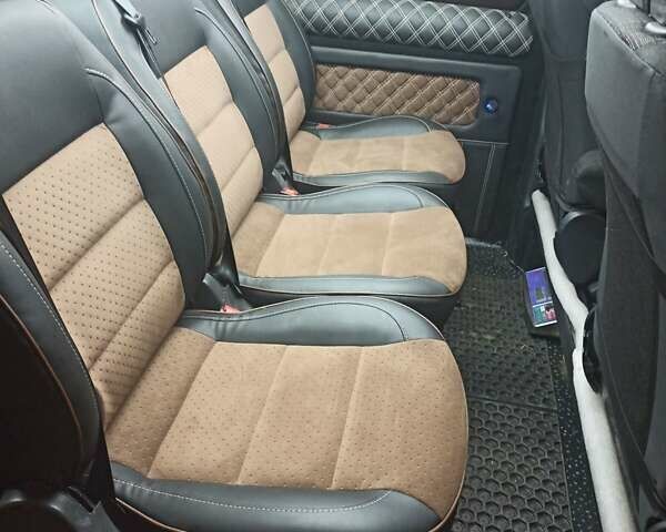 Жовтий Мерседес Віто, об'ємом двигуна 2.14 л та пробігом 340 тис. км за 25800 $, фото 10 на Automoto.ua