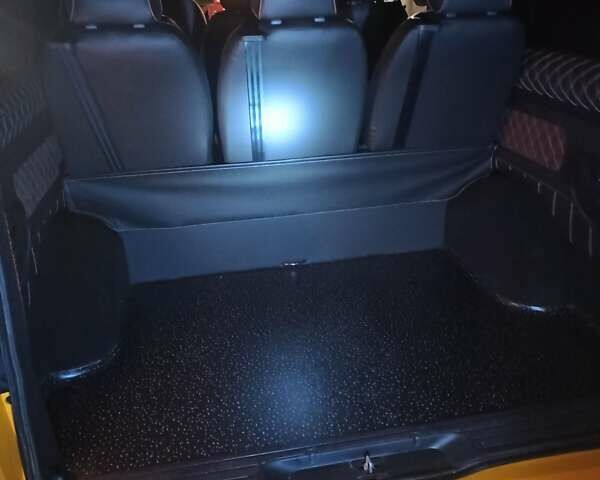 Жовтий Мерседес Віто, об'ємом двигуна 2.14 л та пробігом 340 тис. км за 25800 $, фото 8 на Automoto.ua
