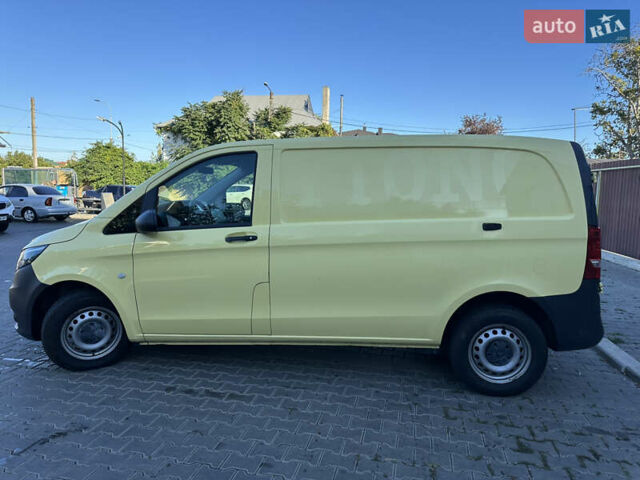 Мерседес Вито 2017 в Одессе на Automoto.ua Желтый Мерседес Вито, объемом двигателя 2.14 л и пробегом 239 тыс. км за 14500 $, фото 5 на Automoto.ua