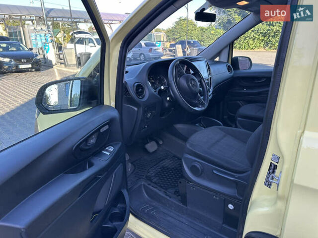 Мерседес Вито 2017 в Одессе на Automoto.ua Желтый Мерседес Вито, объемом двигателя 2.14 л и пробегом 239 тыс. км за 14500 $, фото 6 на Automoto.ua