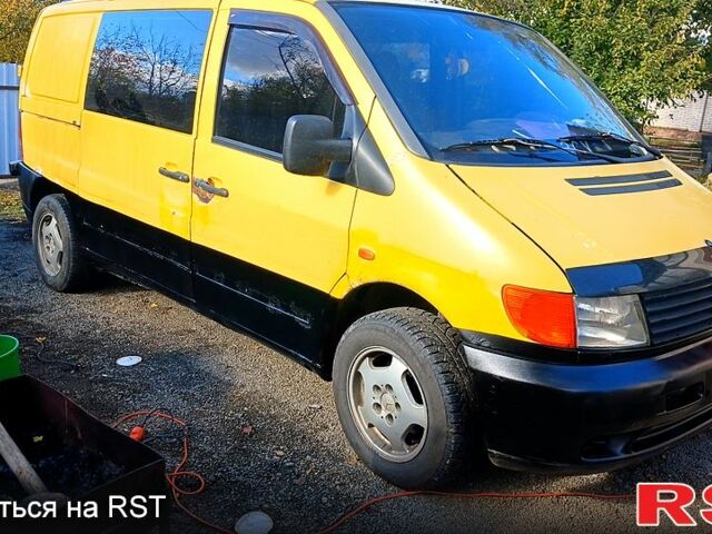Желтый Мерседес Вито, объемом двигателя 2.1 л и пробегом 354 тыс. км за 4000 $, фото 4 на Automoto.ua
