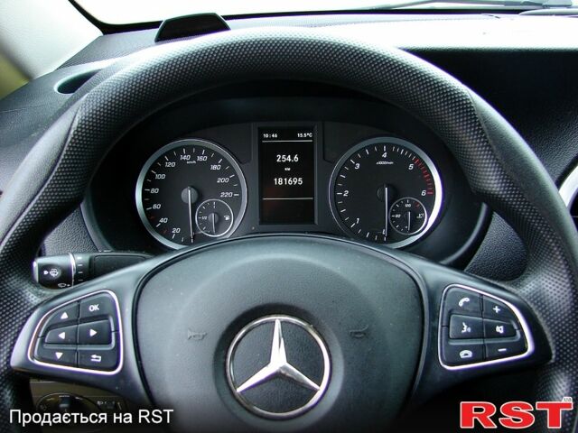 Жовтий Мерседес Віто, об'ємом двигуна 2.1 л та пробігом 181 тис. км за 28000 $, фото 7 на Automoto.ua