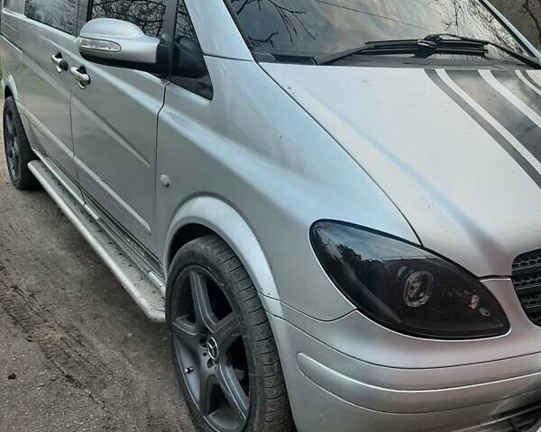 Серый Мерседес Вито, объемом двигателя 2.15 л и пробегом 370 тыс. км за 8500 $, фото 4 на Automoto.ua