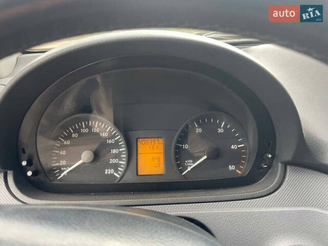 Серый Мерседес Вито, объемом двигателя 2.15 л и пробегом 337 тыс. км за 6000 $, фото 9 на Automoto.ua