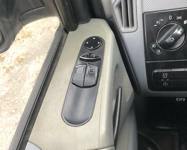 Серый Мерседес Вито, объемом двигателя 2.15 л и пробегом 413 тыс. км за 6500 $, фото 8 на Automoto.ua