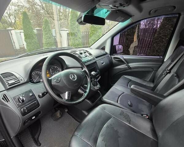 Серый Мерседес Вито, объемом двигателя 2.99 л и пробегом 330 тыс. км за 14000 $, фото 6 на Automoto.ua