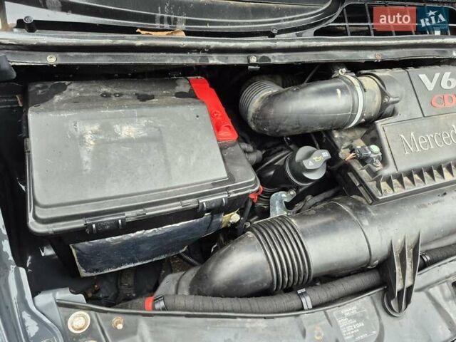 Серый Мерседес Вито, объемом двигателя 2.99 л и пробегом 330 тыс. км за 14000 $, фото 12 на Automoto.ua