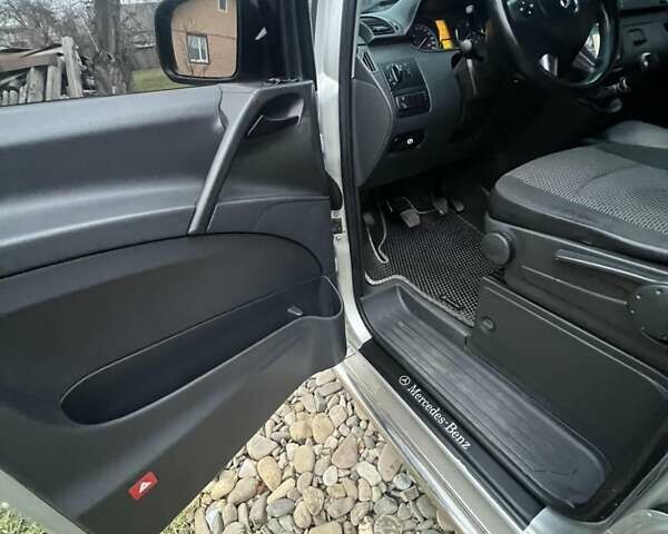 Серый Мерседес Вито, объемом двигателя 2.14 л и пробегом 300 тыс. км за 12800 $, фото 23 на Automoto.ua