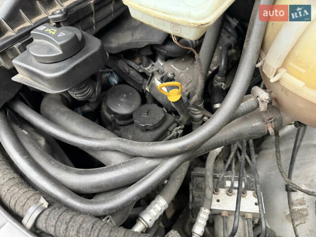 Серый Мерседес Вито, объемом двигателя 2.14 л и пробегом 389 тыс. км за 11499 $, фото 18 на Automoto.ua