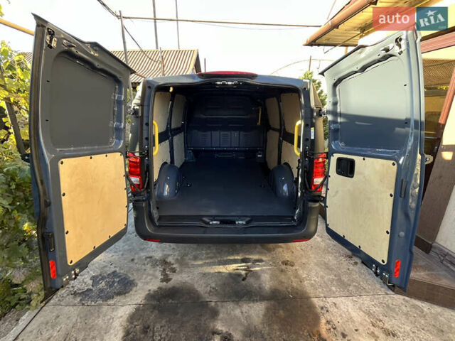 Серый Мерседес Вито, объемом двигателя 1.75 л и пробегом 53 тыс. км за 19700 $, фото 12 на Automoto.ua