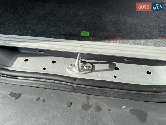 Серый Мерседес Вито, объемом двигателя 2 л и пробегом 125 тыс. км за 28499 $, фото 33 на Automoto.ua
