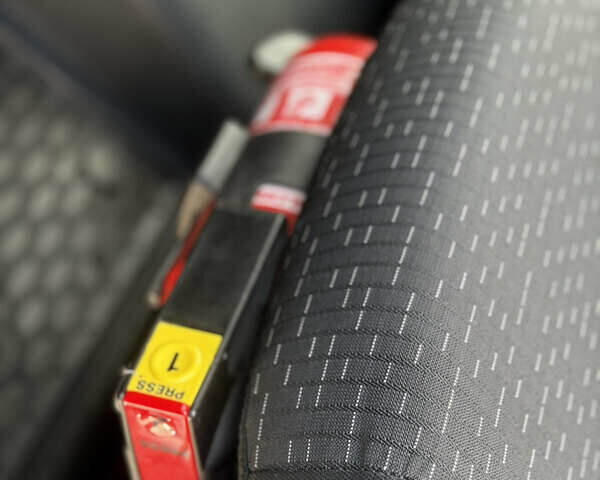 Серый Мерседес Вито, объемом двигателя 2 л и пробегом 125 тыс. км за 28499 $, фото 13 на Automoto.ua