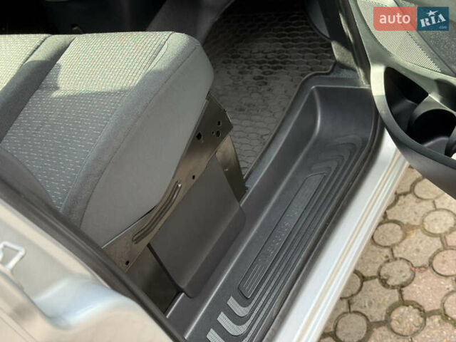 Серый Мерседес Вито, объемом двигателя 2 л и пробегом 125 тыс. км за 28499 $, фото 8 на Automoto.ua