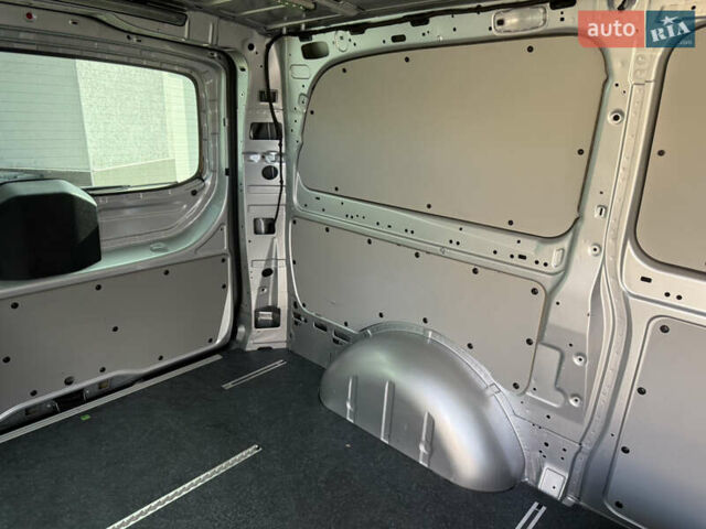 Серый Мерседес Вито, объемом двигателя 2 л и пробегом 125 тыс. км за 28499 $, фото 27 на Automoto.ua