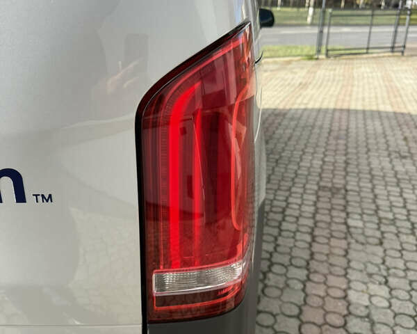 Серый Мерседес Вито, объемом двигателя 2 л и пробегом 125 тыс. км за 28499 $, фото 43 на Automoto.ua