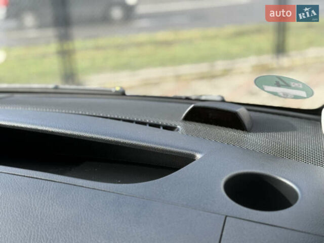 Серый Мерседес Вито, объемом двигателя 2 л и пробегом 125 тыс. км за 28499 $, фото 7 на Automoto.ua