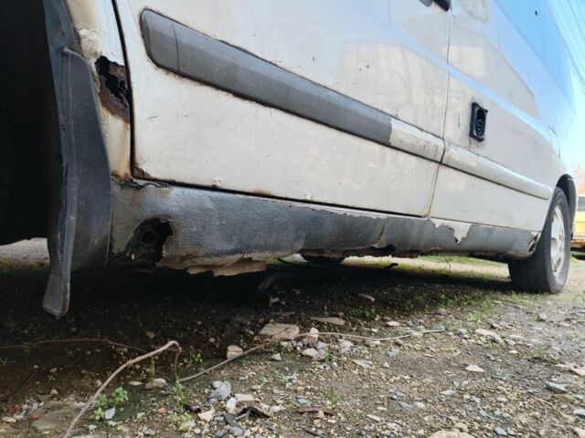 Серый Мерседес Вито, объемом двигателя 2 л и пробегом 999 тыс. км за 1725 $, фото 1 на Automoto.ua