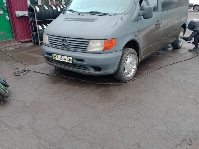 Серый Мерседес Вито, объемом двигателя 2.3 л и пробегом 400 тыс. км за 3440 $, фото 1 на Automoto.ua